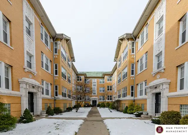 Property at 440 Austin - 440 N Austin Blvd, Oak Park, IL, 60302, 2 beds, 1 bath, [object Object]