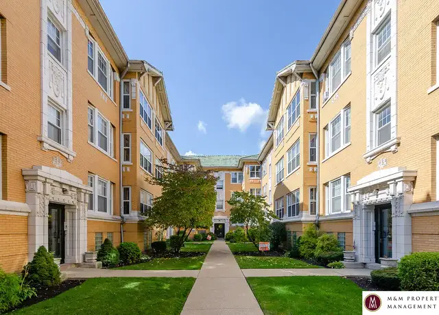 Photo of 440 N Austin Blvd, Oak Park, IL 60302