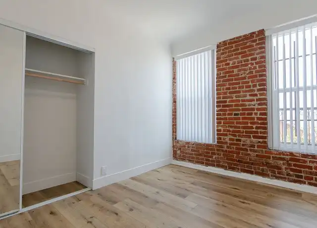 Property at Newly Renovated Apartments - 974 S Gramercy Pl, Los Angeles, CA, 90019, 0 beds, 1 bath, [object Object]