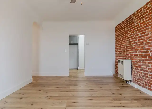 Property at Newly Renovated Apartments - 974 S Gramercy Pl, Los Angeles, CA, 90019, 0 beds, 1 bath, [object Object]