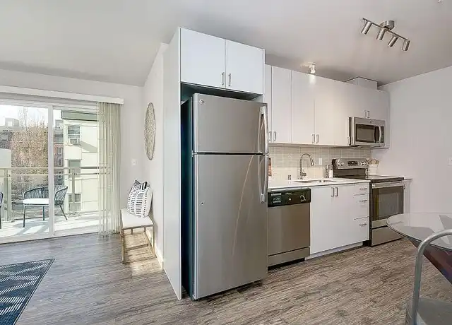 Property at 525 Federal Ave E, Seattle, WA, 98102, 2 beds, 1 bath, [object Object]