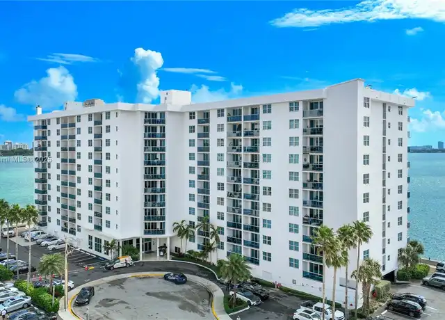 Property at 1900 S Treasure Dr Unit 4k, North Bay Village, FL, 33141, 3 beds, 2 baths, [object Object]