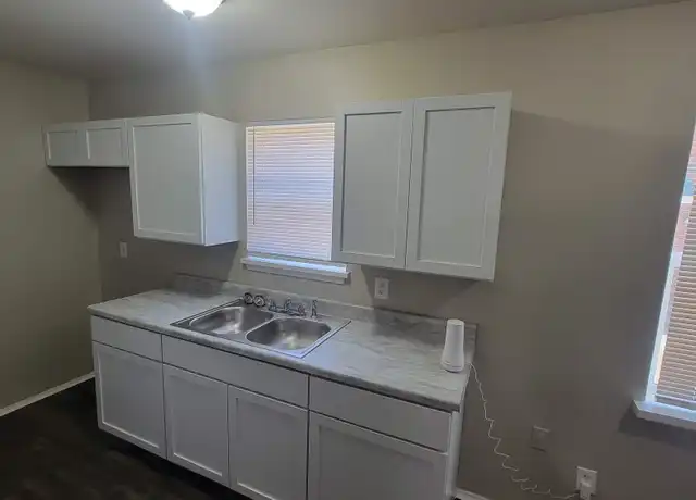 Property at 6603 Strawberry Ln, Louisville, KY, 40214, 1 bed, 1 bath, [object Object]