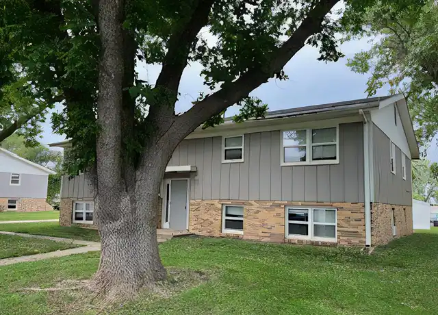 Property at 1021 W Clark St Unit 19, Vermillion, SD, 57069, 1 bed, 1 bath, [object Object]