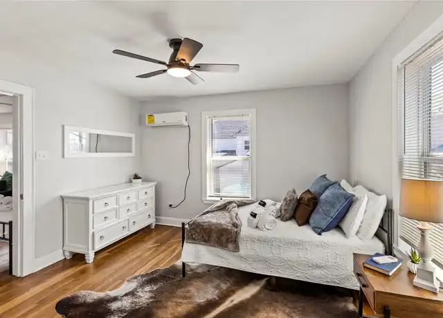 Property at 3624 S AVE Unit 1/2 REAR, Galveston, TX, 77550, 1 bed, 1 bath, [object Object]