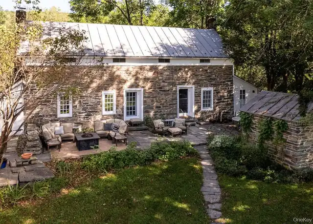 Property at 90 Upper Whitfield Rd, Accord, NY, 12404, 2 beds, 2 baths, [object Object]