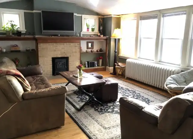 Property at 3372 N Downer Ave Unit 3372 Downer, Milwaukee, WI, 53211, 5 beds, 1 bath, [object Object]