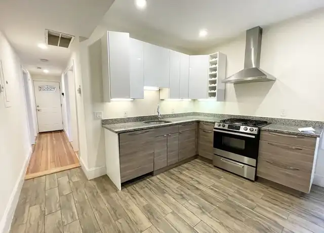 Property at 31 Edison Grn Unit 2, Boston, MA, 02125, 3 beds, 1 bath, [object Object]