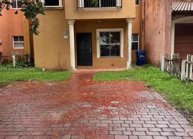 Property at 670 SW 11th St #670, Homestead, FL, 33034, 3 beds, 2.5 baths, [object Object]