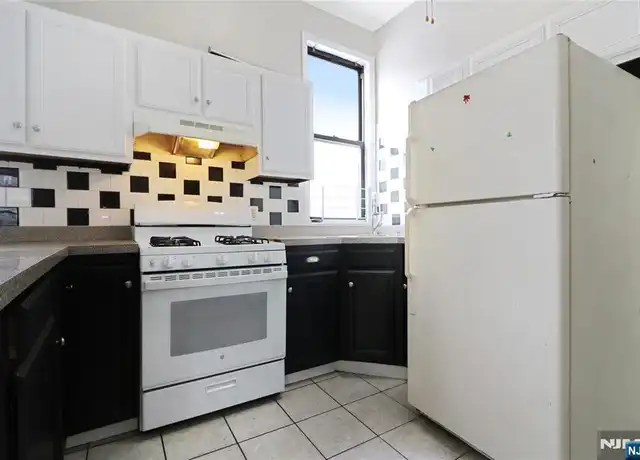 Property at 6011 Park Ave Unit 2, West New York, NJ, 07093, 2 beds, 1 bath, [object Object]