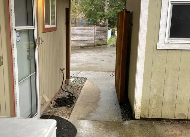 Property at 23131 10th Ave S, Des Moines, WA, 98198, 4 beds, 3 baths, [object Object]