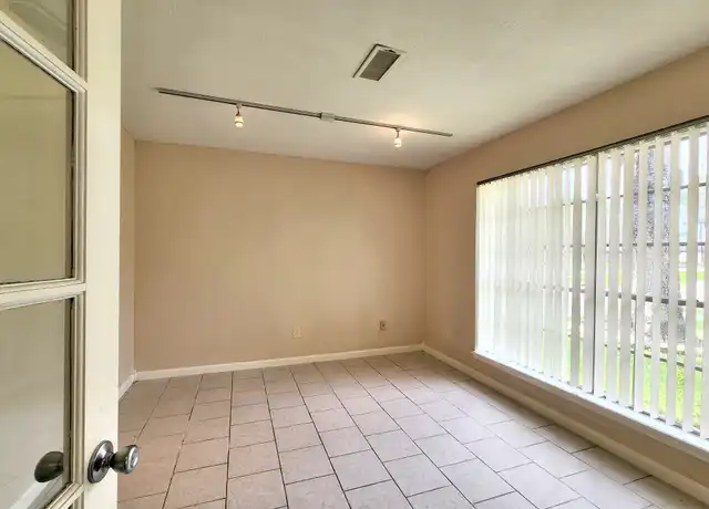 Property at 946 Beachcomber Ln, Houston, TX, 77062, 3 beds, 2 baths, [object Object]