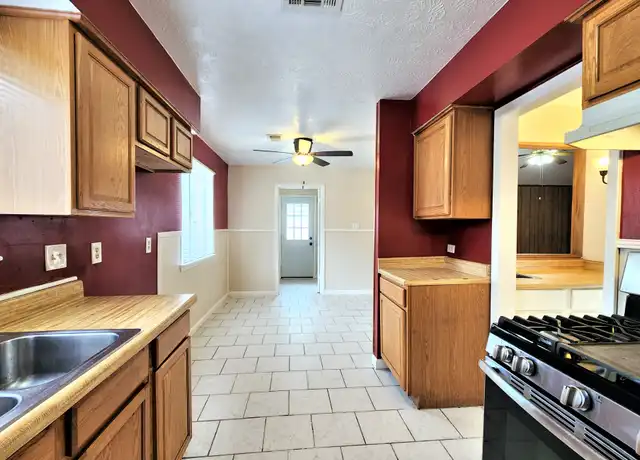 Property at 946 Beachcomber Ln, Houston, TX, 77062, 3 beds, 2 baths, [object Object]