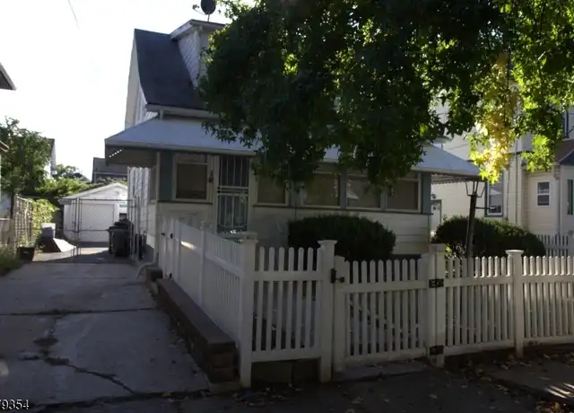 Property at 256-258 Weequahic Ave, Newark, NJ, 07112, 4 beds, 2.5 baths, [object Object]