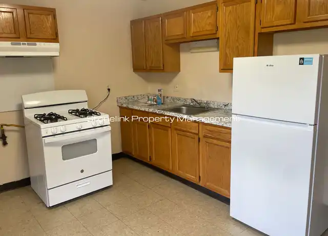 Property at 471 Pond St Unit B302, Woonsocket, RI, 02895, 3 beds, 1 bath, [object Object]