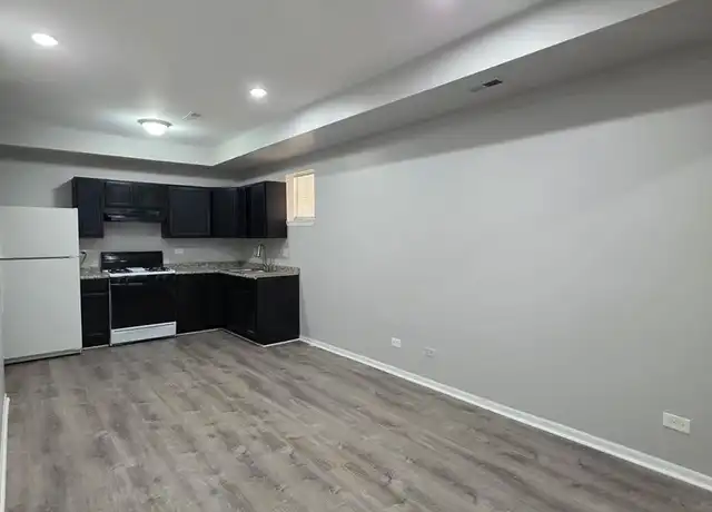 Property at 4139 W Gladys Ave Unit 4139 G, Chicago, IL, 60624, 2 beds, 1 bath, [object Object]