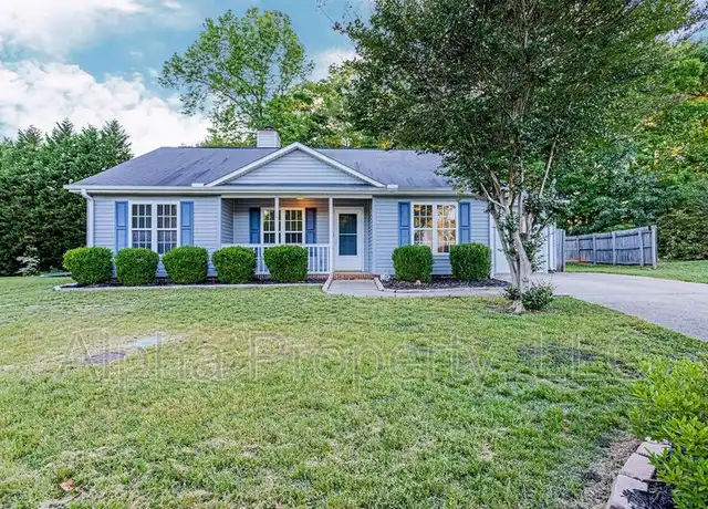 Property at 423 Golden Leaf Ln, Simpsonville, SC, 29681, 3 beds, 2 baths, [object Object]
