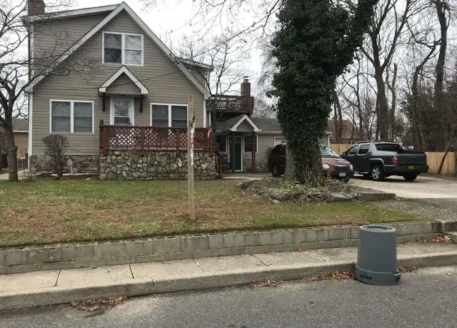Property at 10 Lakeview Dr Unit 3, Kings Park, NY, 11754, 2 beds, 1 bath, [object Object]