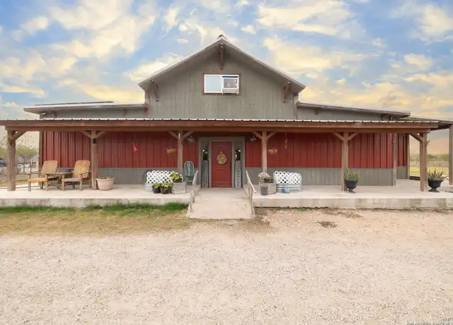 Property at 918 County Road 5710 Unit 5710, Devine, TX, 78016, 3 beds, 2 baths, [object Object]
