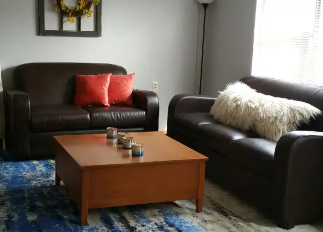 Property at 300 W State St Unit J8, Athens, OH, 45701, 3 beds, 1 bath, [object Object]