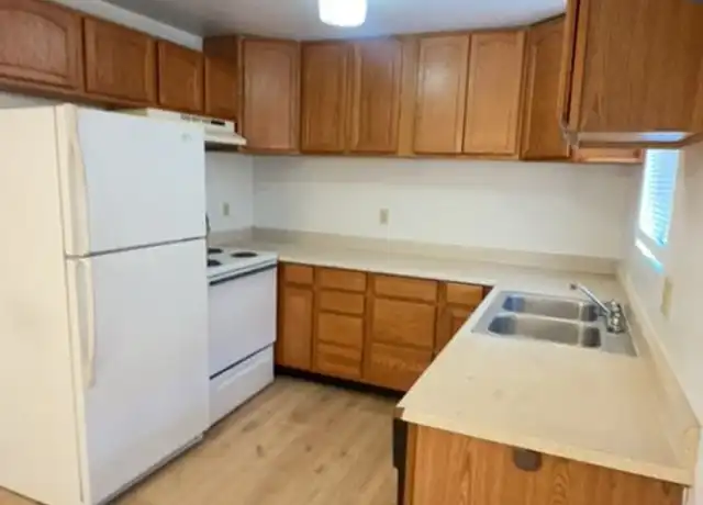 Property at 817 NE A St Unit 817D, Grants Pass, OR, 97526, 2 beds, 1 bath, [object Object]