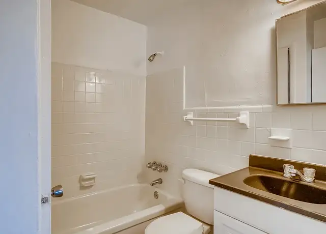 Photo of 4401 NW 10th Ct, Plantation, FL 33313