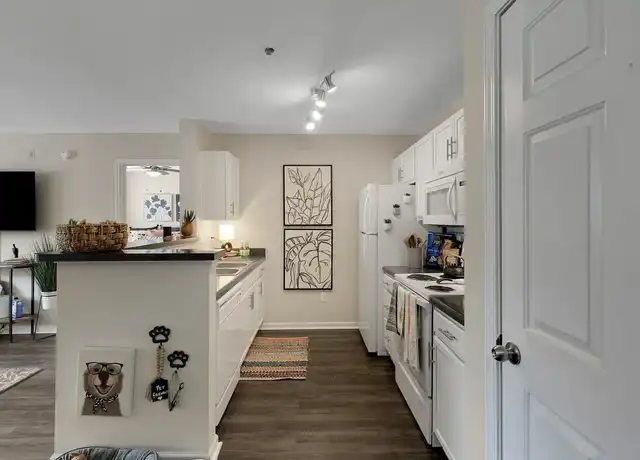 Property at University Landing - 101 University Ave, Clarksville, TN, 37040, 2 beds, 2 baths, [object Object]