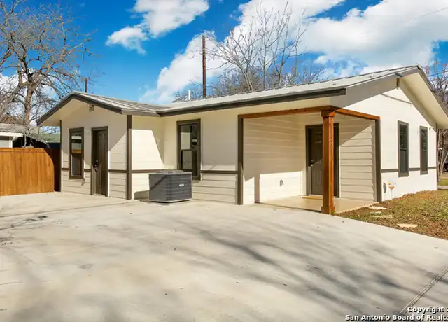 Property at 129 E Torrey St, New Braunfels, TX, 78130, 2 beds, 1 bath, [object Object]