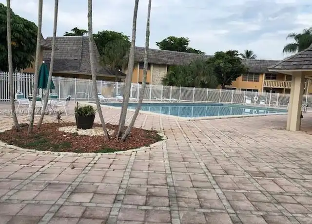 Property at 7430 Miami Lakes Dr Unit E309, Miami Lakes, FL, 33014, 1 bed, 1 bath, [object Object]