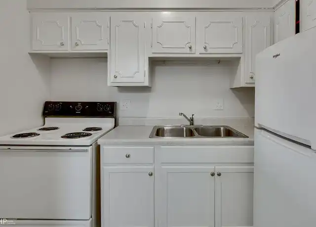 Property at Forest Park Apartments - 303 Des Plaines Ave, Forest Park, IL, 60130, 0-1 beds, 1 bath, Contact for Price