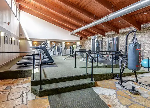 Property at Larpenteur Estates - 1276 Larpenteur Ave W, St Paul, MN, 55113, 1-2 bed, 1-2 bath, [object Object]