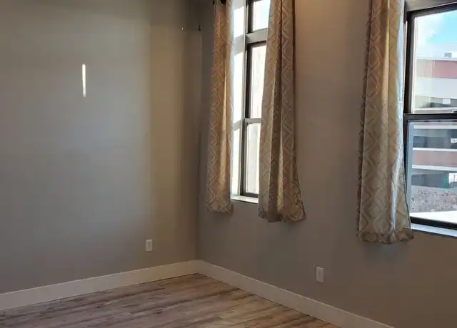 Property at 125 E College Ave Apt 2, Appleton, WI, 54911, 2 beds, 1 bath, [object Object]