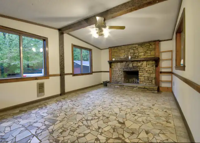 Property at 54 Dillingham Rd, Brevard, NC, 28712, 3 beds, 1 bath, [object Object]