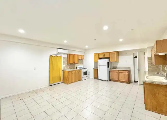 Property at 1023 Larch St Unit 4, Inglewood, CA, 90301, 1 bed, 1 bath, [object Object]