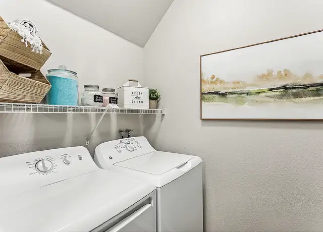 Photo of 850 Sacramento Ave, West Sacramento, CA 95605