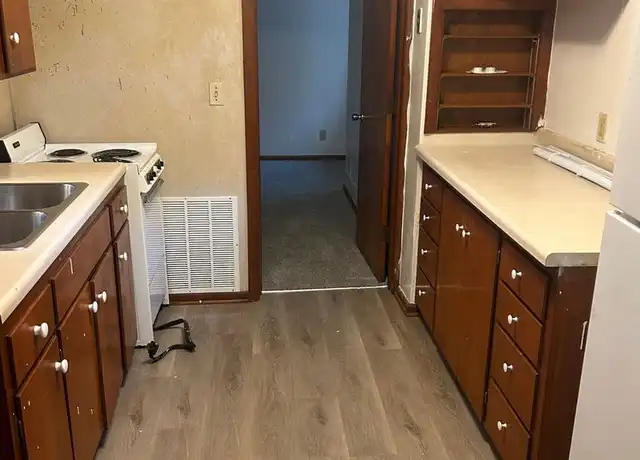 Property at 421 State Ave Unit 301, Owatonna, MN, 55060, 0 beds, 1 bath, [object Object]