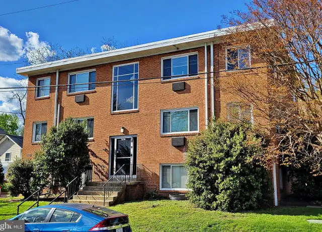 Property at 2301 6th St S Unit 1, Arlington, VA, 22204, 3 beds, 1.5 baths, [object Object]