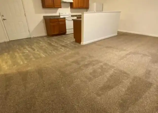 Property at 2501 24th St Unit 123, Des Moines, IA, 50310, 2 beds, 1 bath, [object Object]