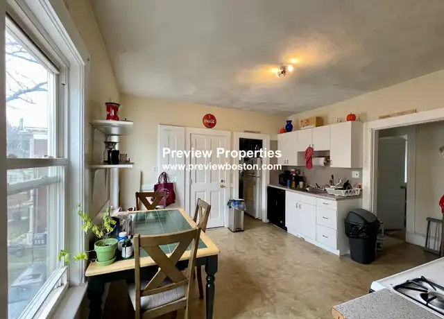 Property at 97 Kilsyth Rd Unit 3P, Boston, MA, 02135, 4 beds, 1 bath, [object Object]
