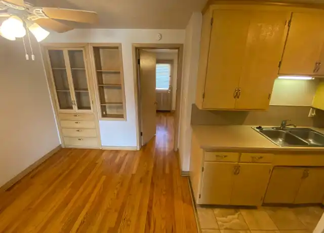Property at 2534 J St Unit 3, Lincoln, NE, 68510, 1 bed, 1 bath, [object Object]