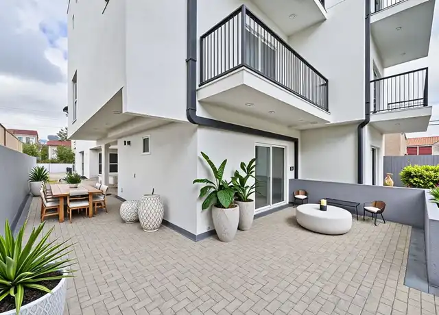 Property at 1108 Queen Anne Pl Unit 1108 1/2, Los Angeles, CA, 90019, 4 beds, 4.5 baths, [object Object]