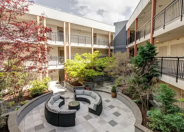Property at 700 Broadway Apartments - 700 Broadway E, Seattle, WA, 98102, 0-1 beds, 1 bath, [object Object]