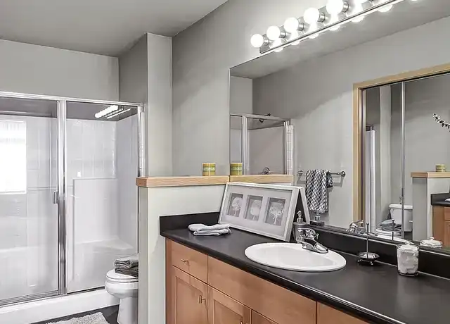 Property at 700 Broadway Apartments - 700 Broadway E, Seattle, WA, 98102, 0-1 beds, 1 bath, [object Object]