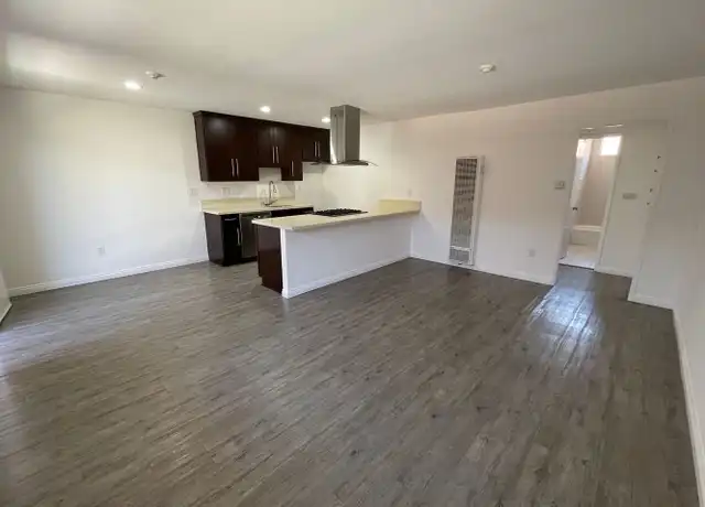 Property at 2320 Vanderbilt Ln Unit 14, Redondo Beach, CA, 90278, 1 bed, 1 bath, [object Object]