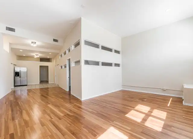 Property at 2122 W Grand Ave Unit D, Chicago, IL, 60612, 2 beds, 1 bath, [object Object]
