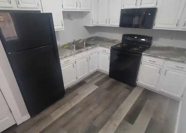 Property at 1014 Pine St #1, La Crosse, WI, 54601, 2 beds, 1 bath, [object Object]