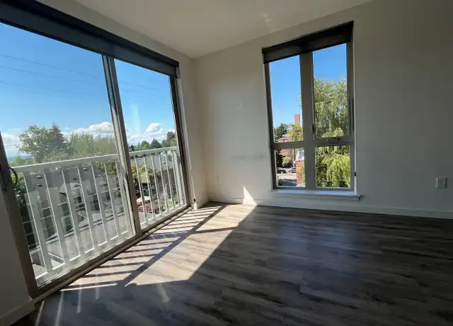 Property at 2715 California Ave SW Unit 303, Seattle, WA, 98116, 1 bed, 1 bath, [object Object]