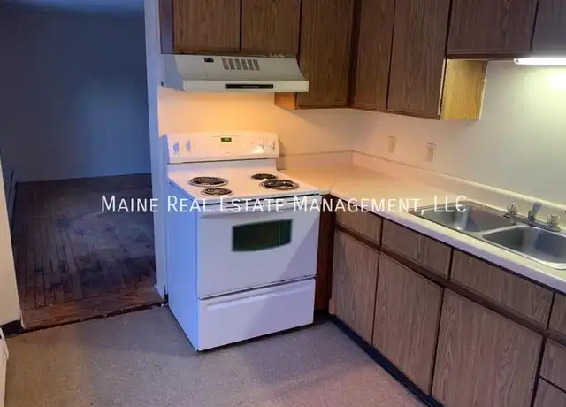 Property at 15 Elm St Apt 2, Bangor, ME, 04401, 2 beds, 1 bath, [object Object]