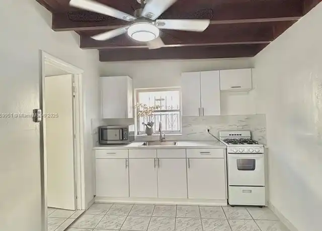 Property at 618 E 24th St Unit 1, Hialeah, FL, 33013, 1 bed, 1 bath, [object Object]