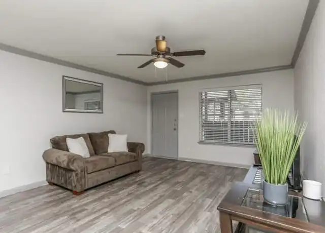 Property at 10615 Meadowglen Ln Unit 2150, Houston, TX, 77042, 2 beds, 2 baths, [object Object]